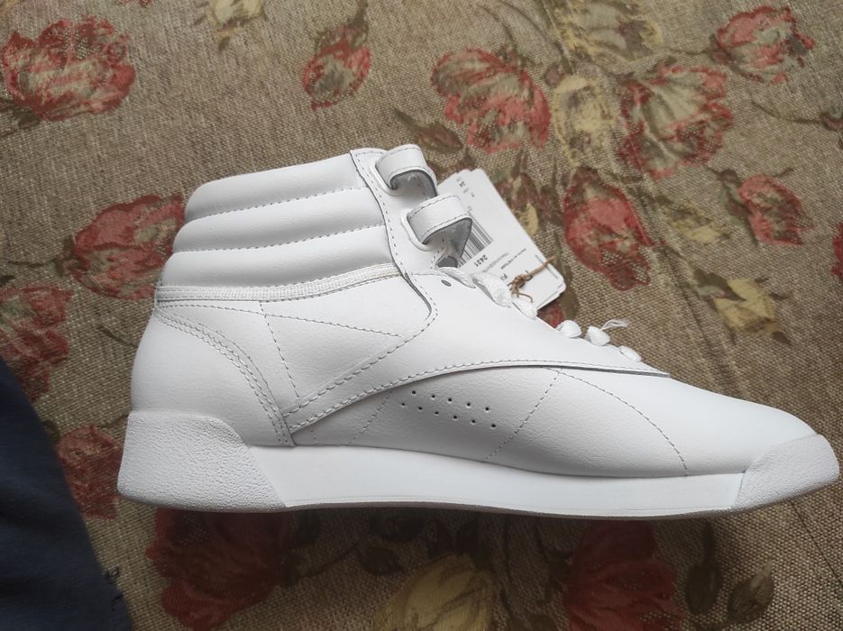 Reebok женские кроссовки 37.5