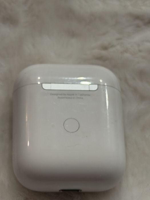 Apple AirPods 2 + cutie încărcare, stare bună