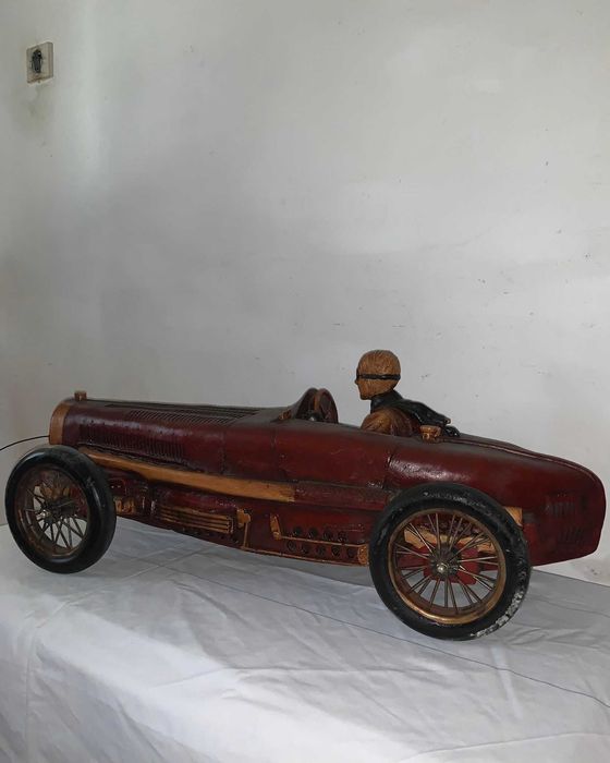 Mașina Cadillac    .