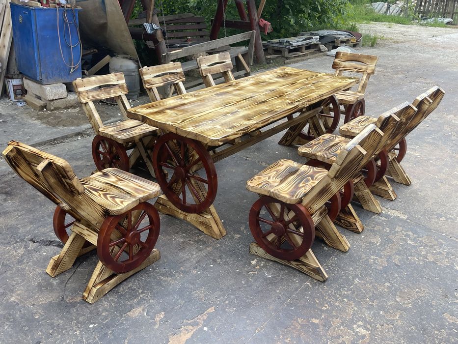 Masa din lemn pentru foisor terasa