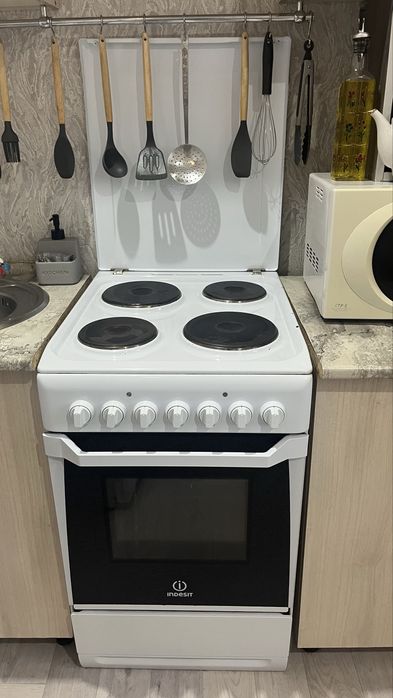 Электрическая плита Indesit KN3E11A(W)/EU