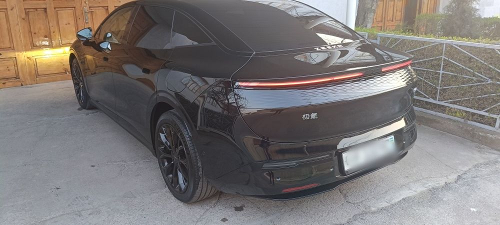 Zeekr 007 сотилади краска топ тоза