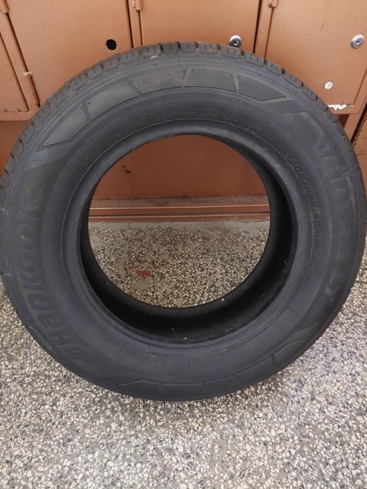 Продавам единична гума.