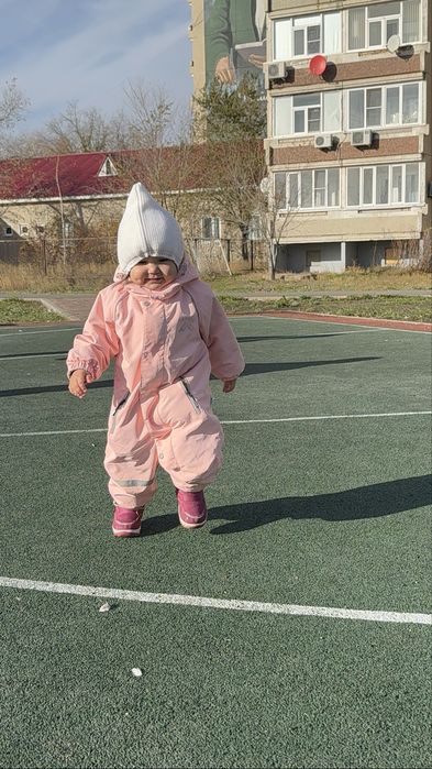 Продам осенне весенний комбинезон