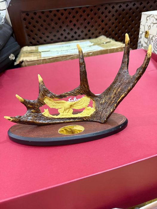 Винтажная скульптура Antler – Wolf Pack & Pine Trees