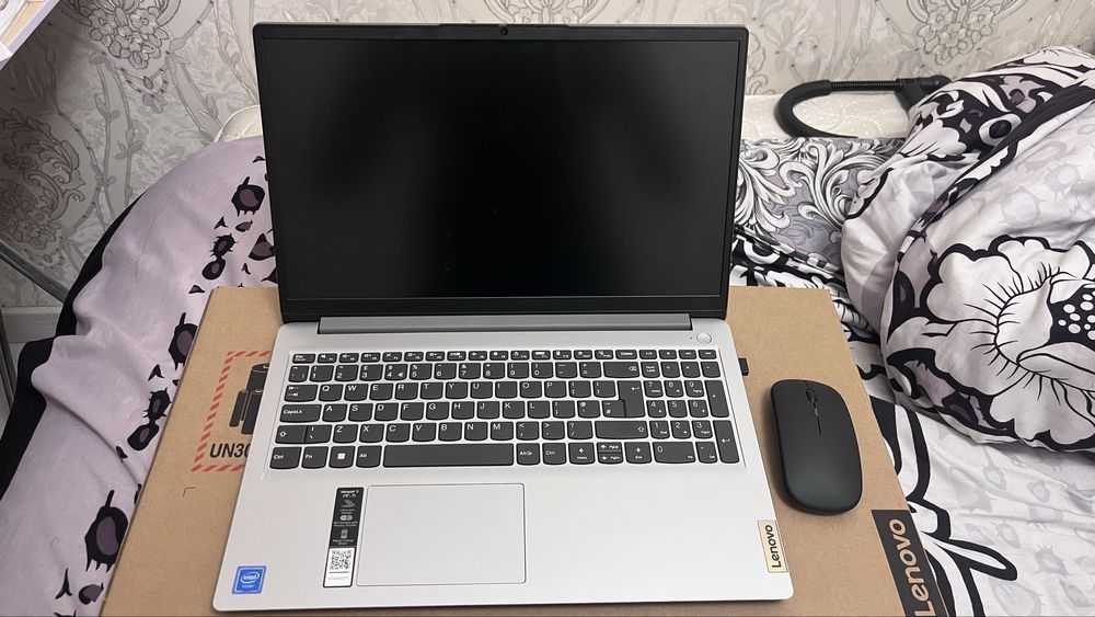 Lenovo ноутбук.