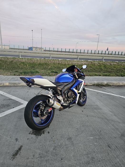 Suzuki GSXR K7  600