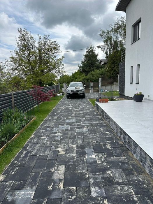 Casa cu 5 camere, in zona linistita langa padure