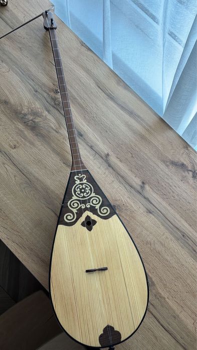 Домбыра, в хорошем состоянии