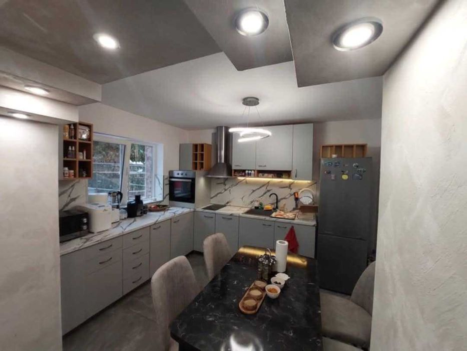 Продава се Къща в Пловдив, Център - 200 кв.м за 750 €/кв.м - Снимка #2