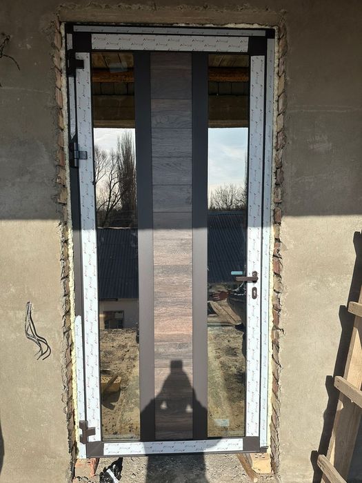 Алюминиевые двери и окна (витражи)