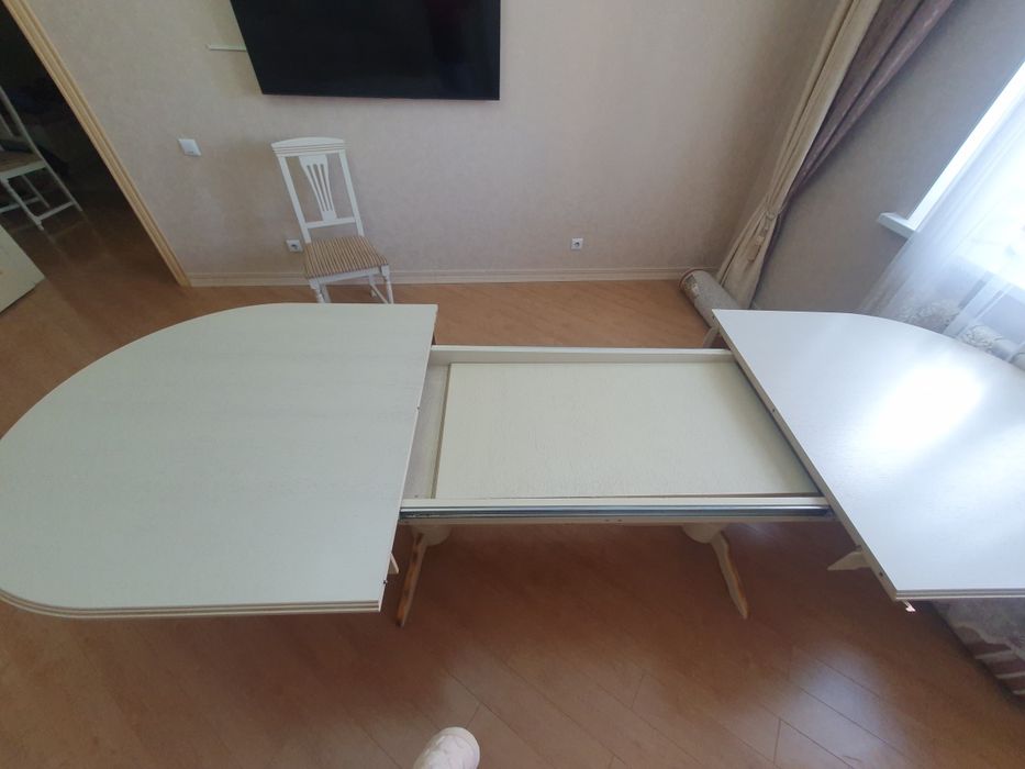 Стол гостевой деревянный