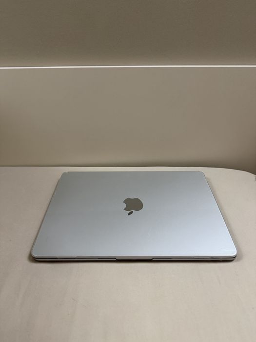 Macbook air m3 8/256, ёмкость 100%
