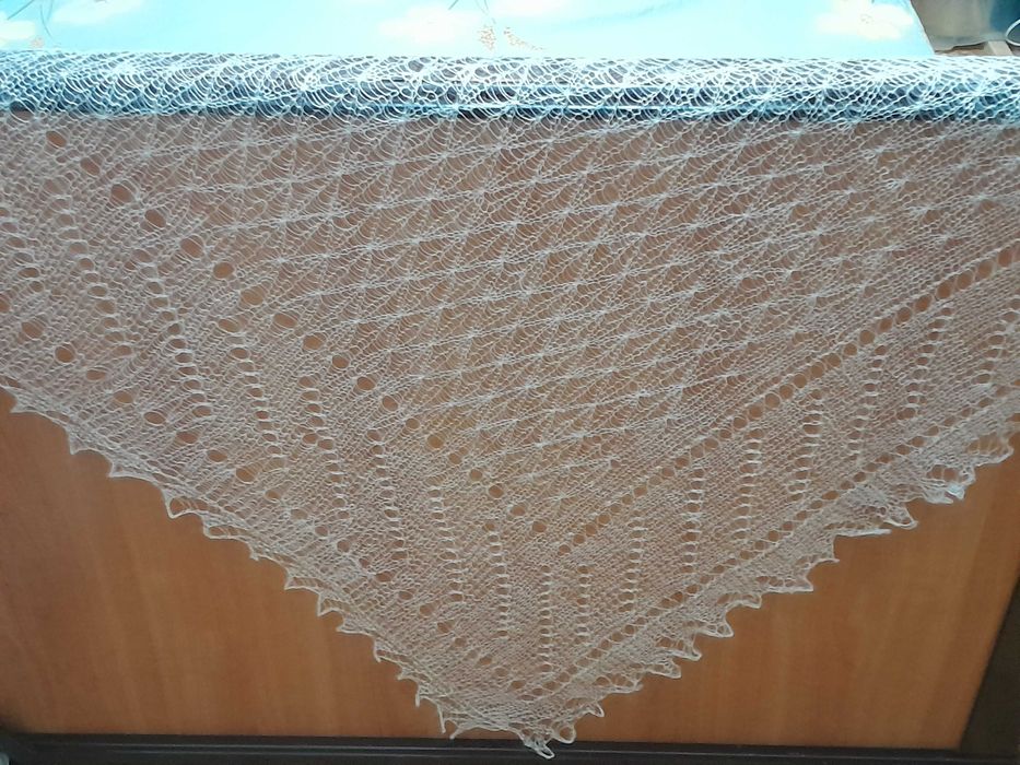 Пуховой платок паутинка