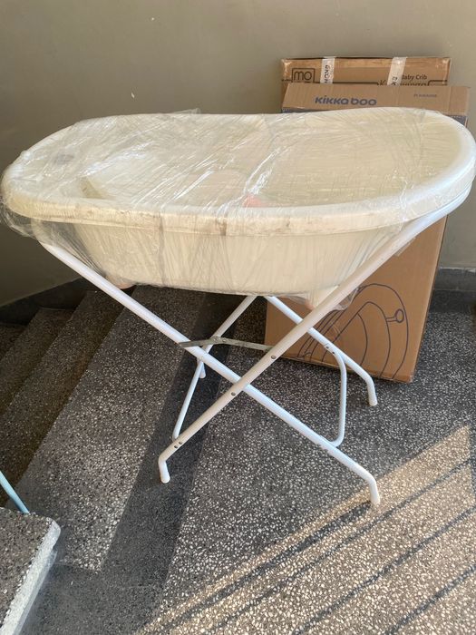 Бебешка вана със стойка