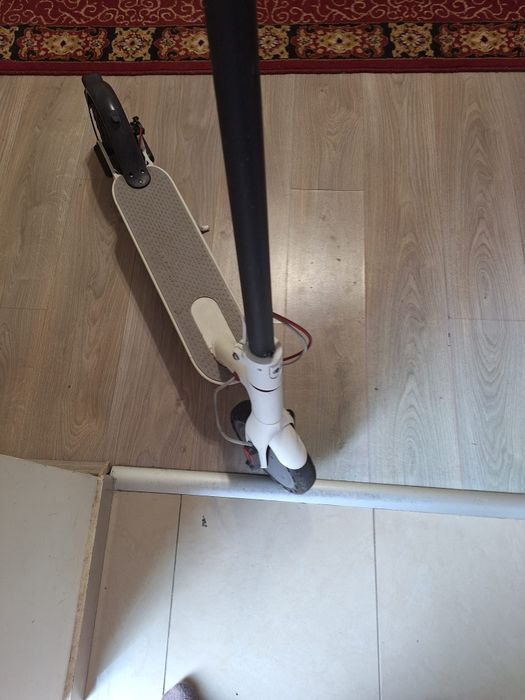 Trotineta electrica pliabila Xiaomi M365