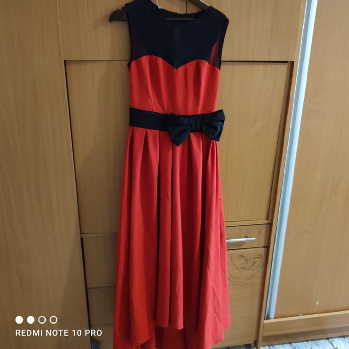 Платья листайте про