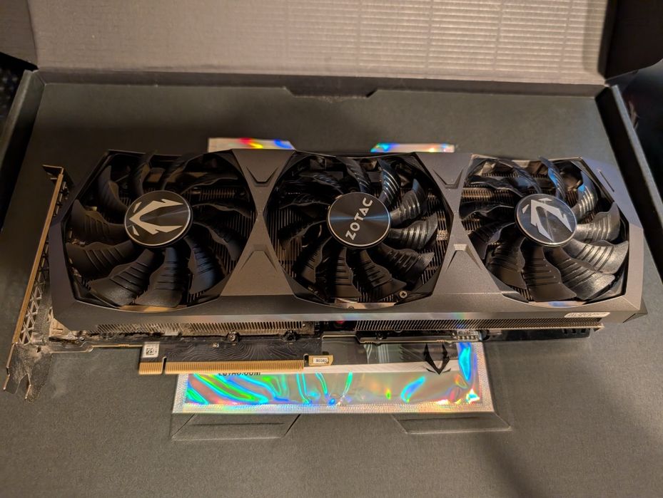 Placă video ZOTAC GeForce RTX 3090 Trinity – 24GB GDDR6X