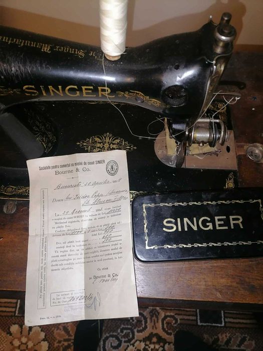 Mașina de cusut Singer veche