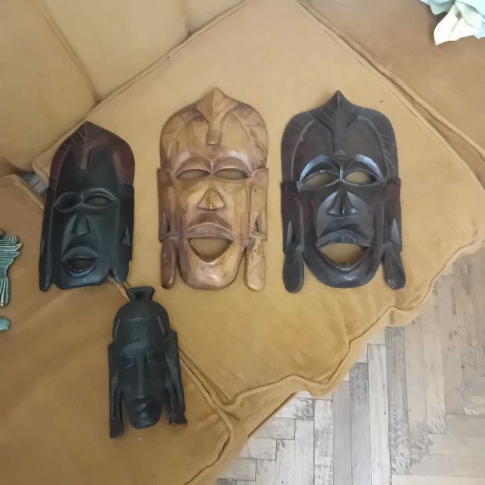 Statuete si masti africane