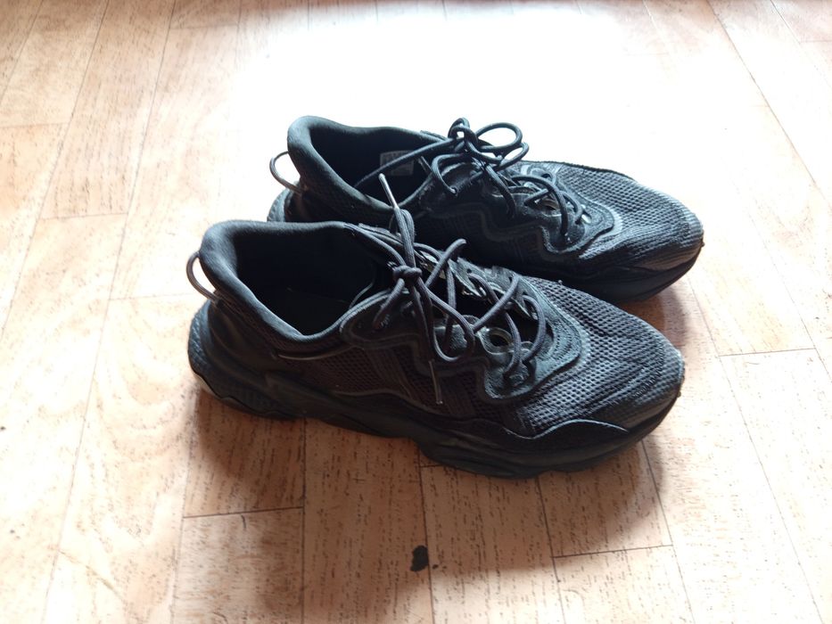 Кроссовки Adidas ozweego черные