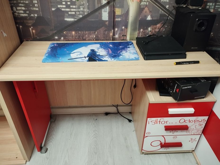 Стол серии "Алфавит"