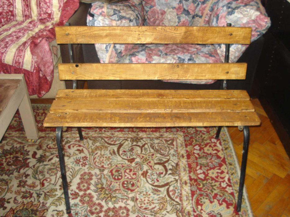 Градински пейки и столове