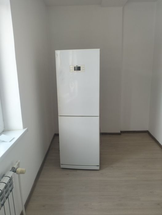 Холодильник LG 2011 года
