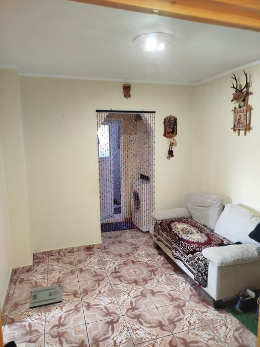 Vând apartament cu doua camere decomandat etaj 4