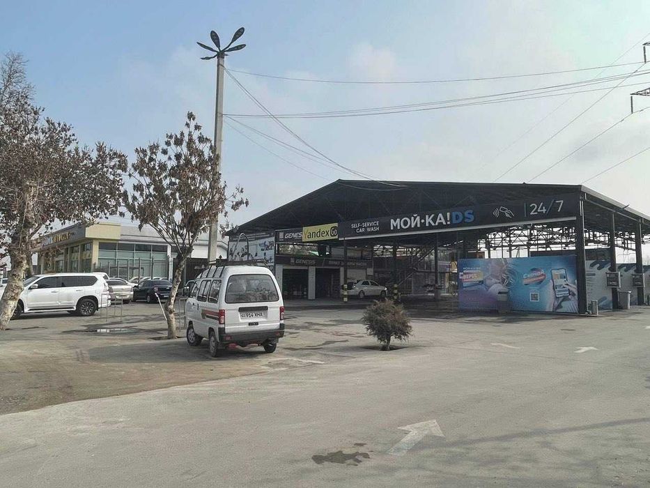 Место для Автосалона и для Автосервиса под открытом небом