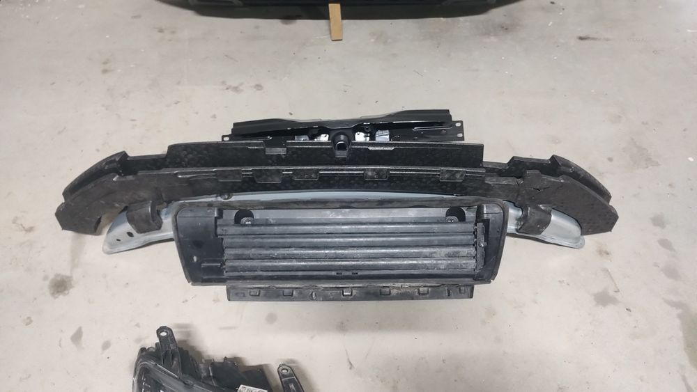 Bara fata , far dreapta, trager , traversa , volet Dacia Duster