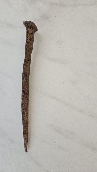 Старинен кован гвоздей / пирон