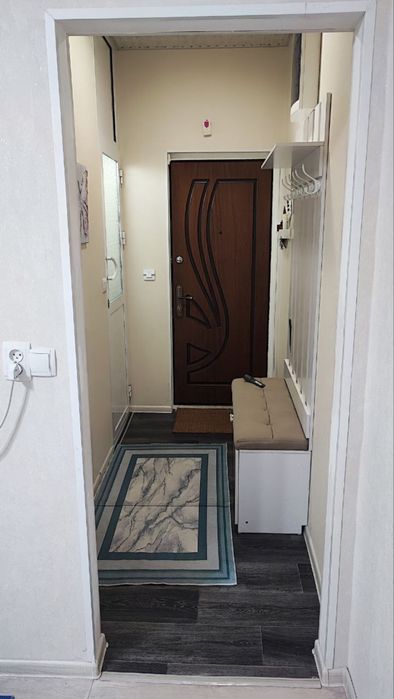 Сдаю 2-х квартиру метро Нлвза