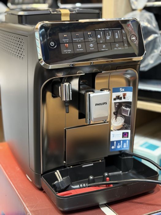 Espressor automat Philips seria 3300 EP3326/90, negru/auriu