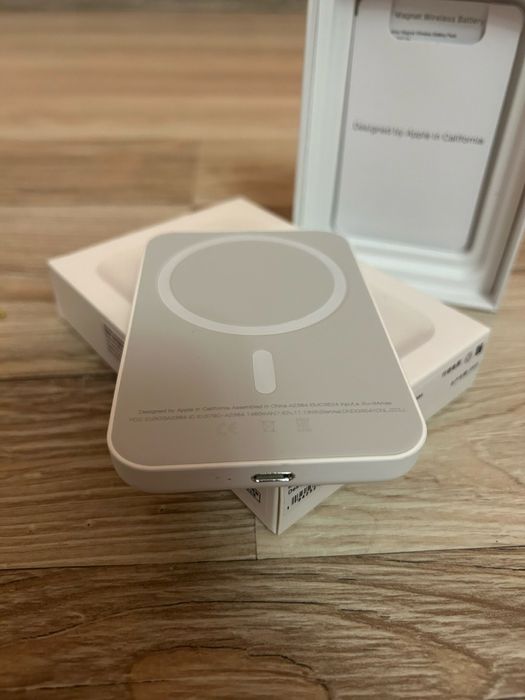 MagSafe Power Bank  безжично за iPhone 12/13/14/15