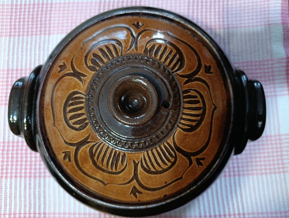 Глинен голям гювеч