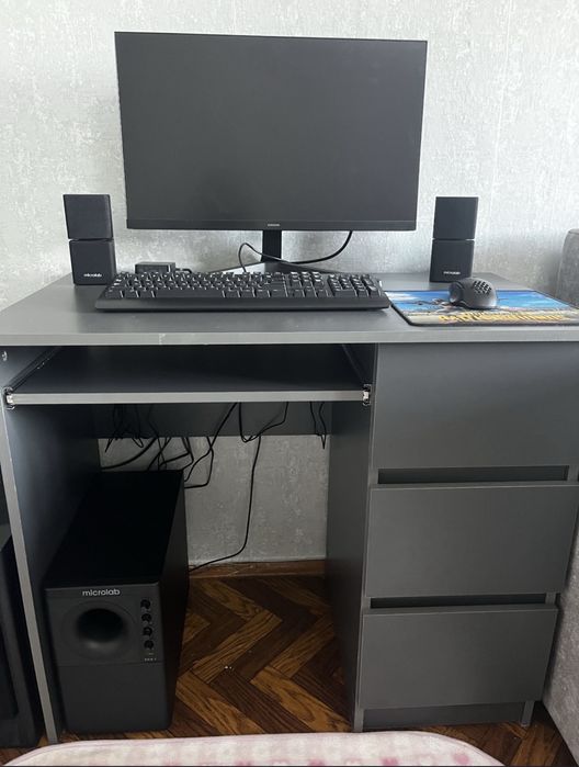 Компьютерный стол