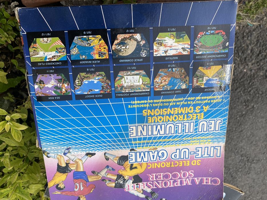 Стара френска електронна игра Saxon