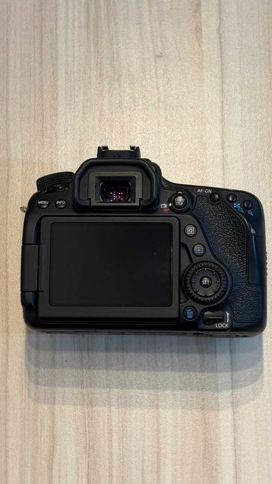 Фотоапарат CANON EOS 80D