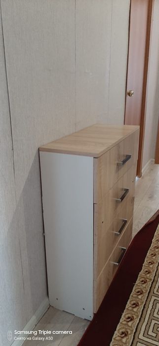 Продам полочку в прихожую
