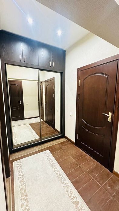 Квартира на Дружба народов 2/2/9 общ пл 65м Отдельный вход