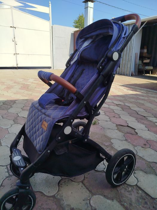 Коляска прогулочная