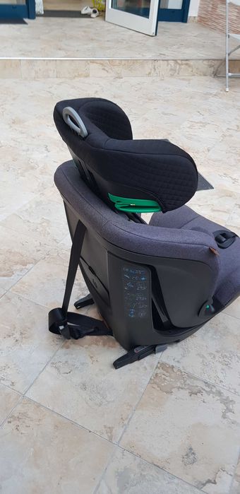 Scaun auto cu prindere isofix