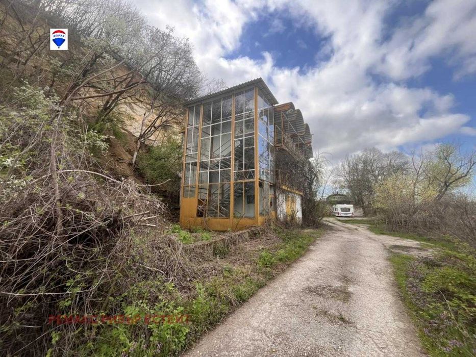 Продава се Хотел в Русе, Долапите - 521 кв.м за 261 €/кв.м - Снимка #13