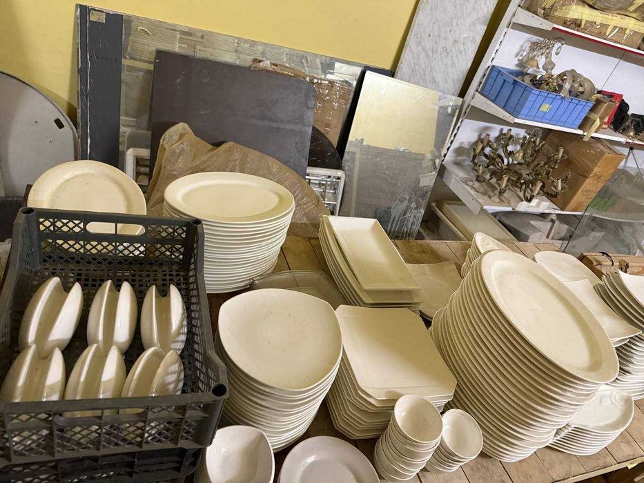 Набор посуды для ресторана, кафе и бара.