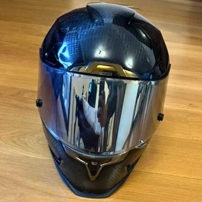 Каска ICON Airframe Pro™ Carbon 4Tress BLACK/GOLD - XXL