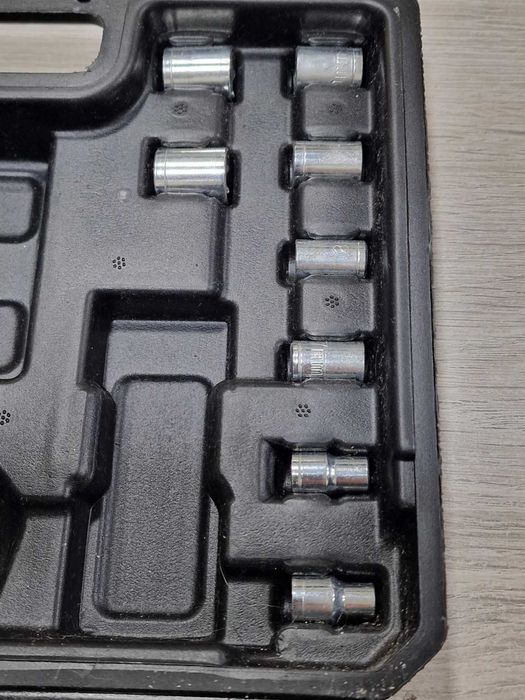 Eлектрически винтоверт с батерия 600 mAh, 3Nm, 260 RPM + 45 аксесоара