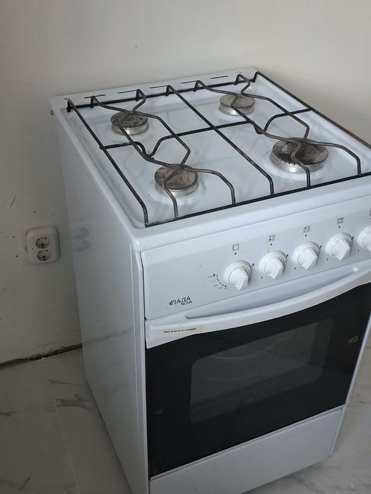 Продам газовую плиту