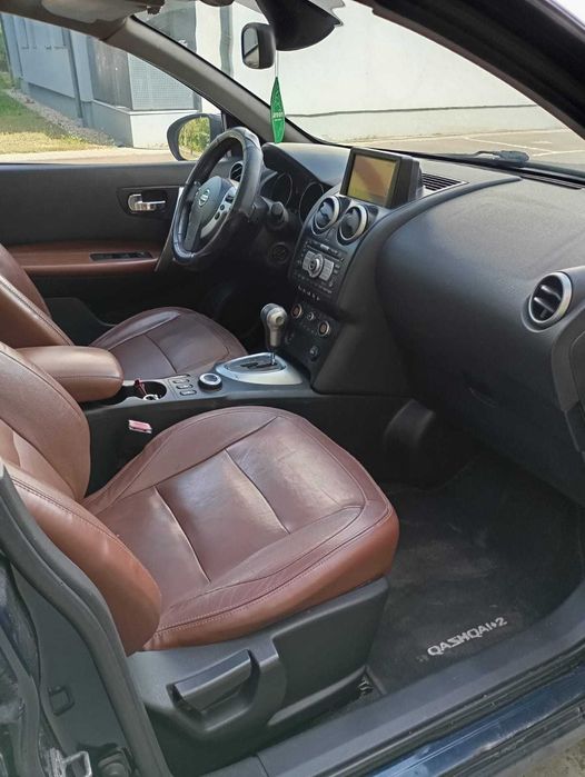 Nissan Qashqai 2.0 DCI 141 CP 4x4 cu 7 Locuri din 2010