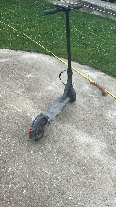 Vând trotineta electrica xiaomi